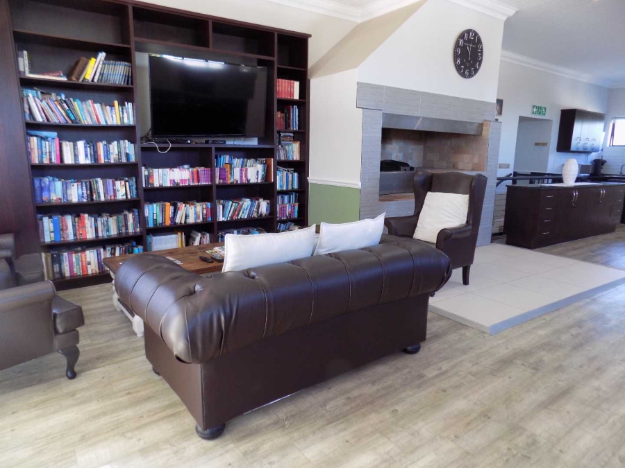 To Let 1 Bedroom Property for Rent in Zevenwacht Retirement Village Western Cape